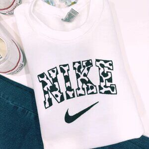 Nike Cow Embroidered Crewneck Sweatshirt